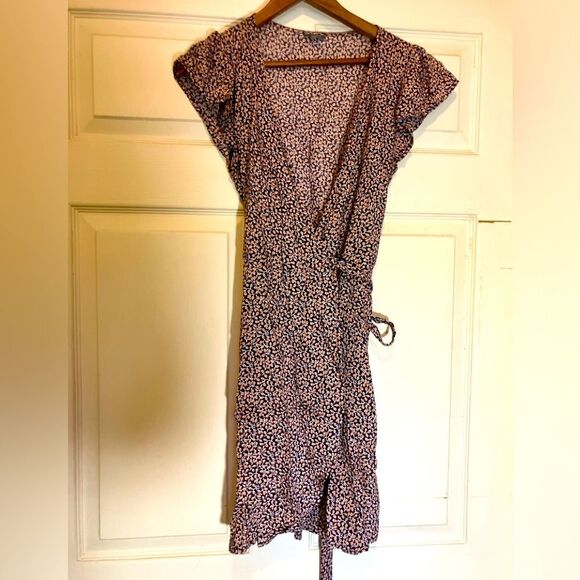 Aerie wrap mini dress, beautiful pattern, excellent condition, size XS - Picture 1 of 3